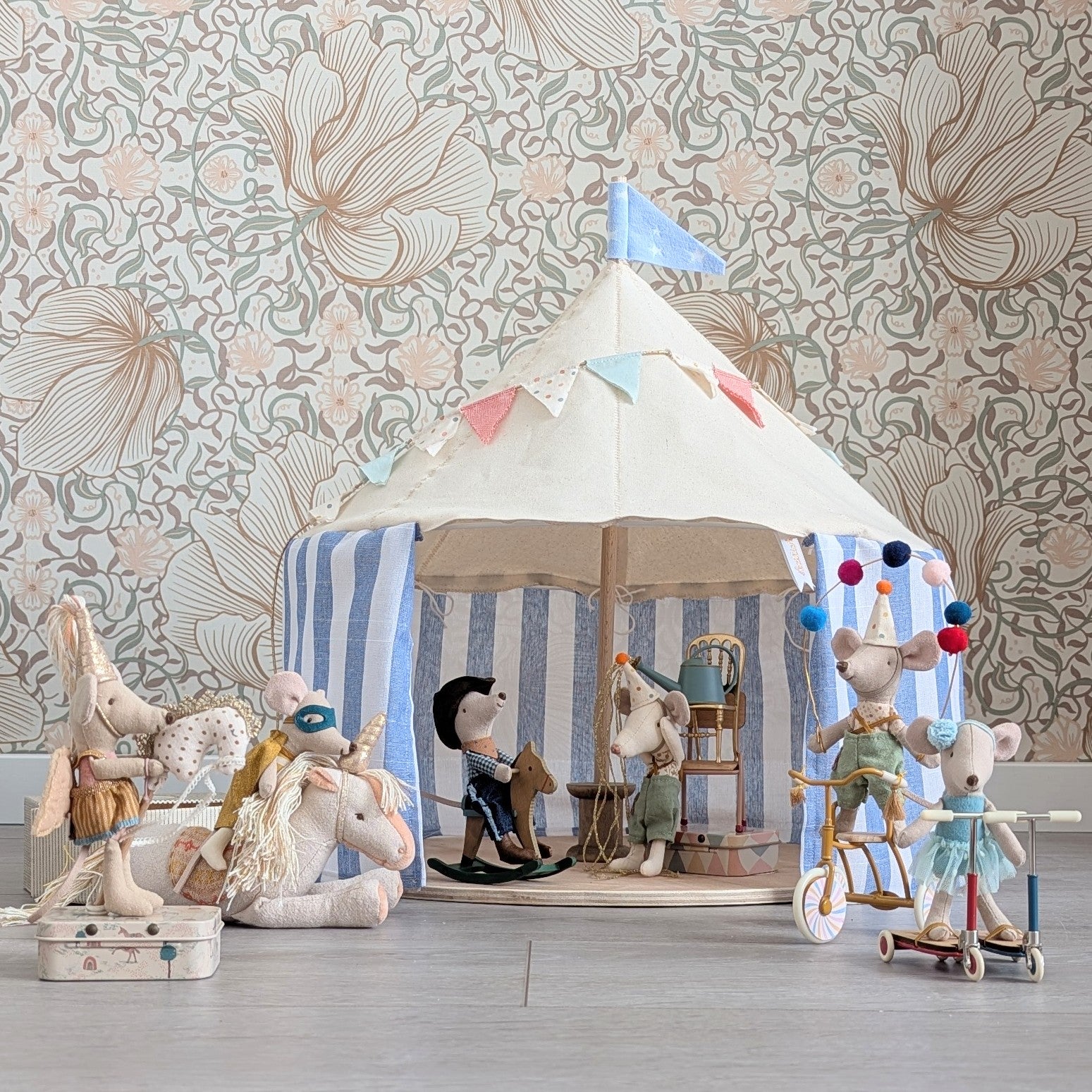 maileg circus tent Skattich tent handmade blue striped