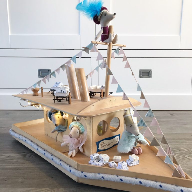 Stoomboot met Maileg Muis Pieten en Sinterklaas