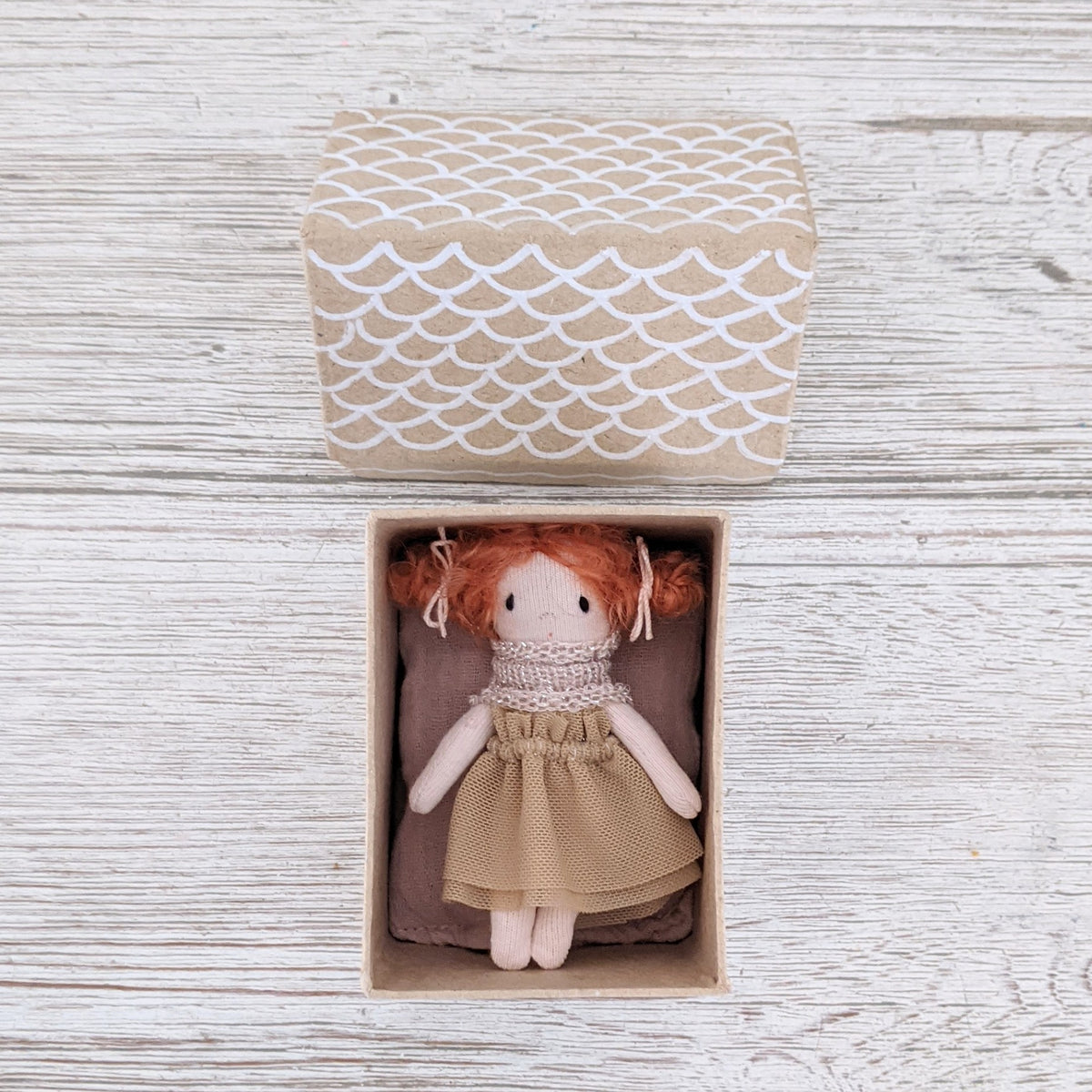 Gingerbreadhouse Dolly 'peach bow-tie'