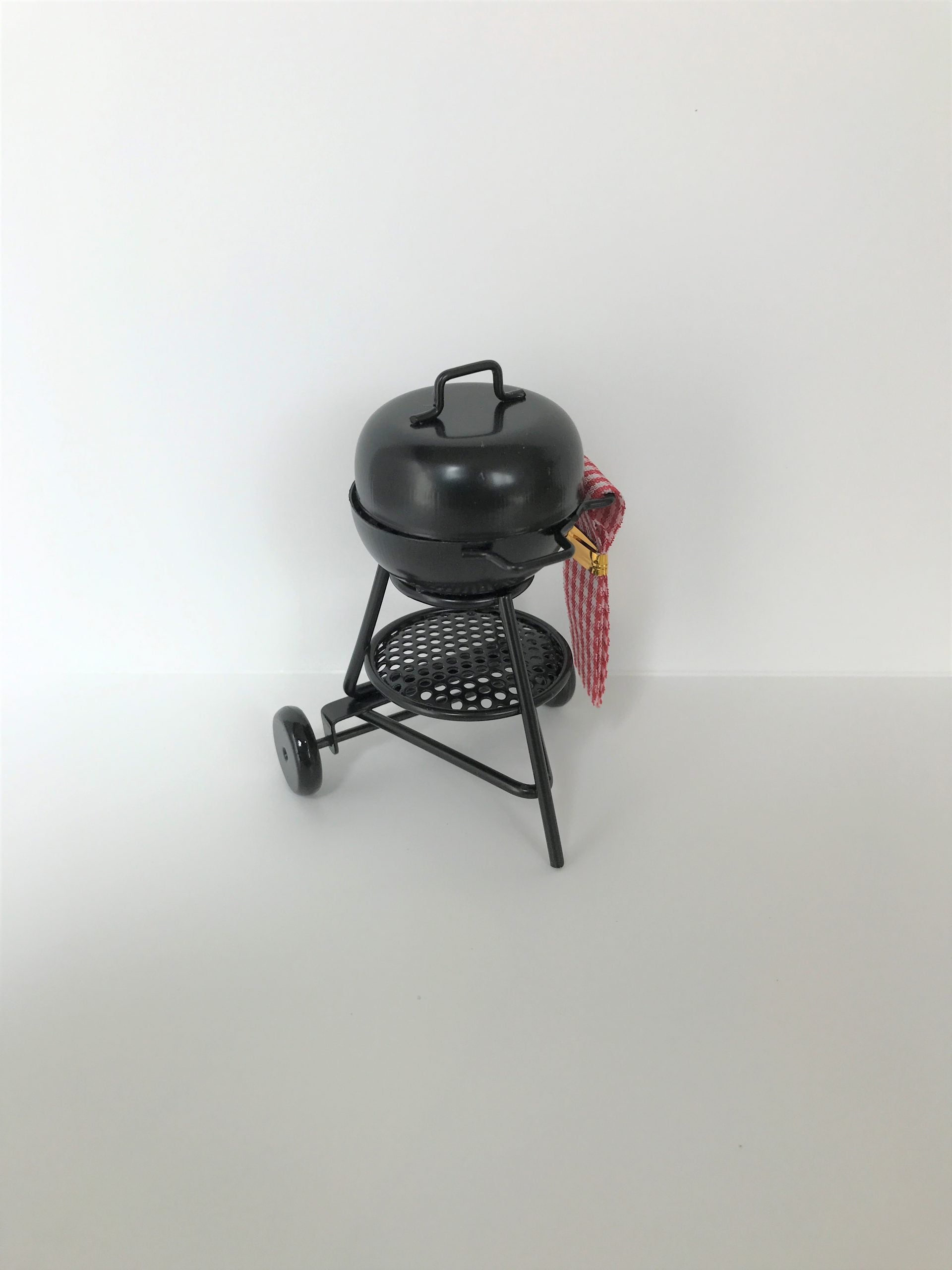 Barbecue voor het poppenhuis