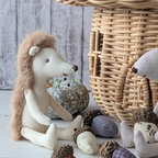 Cute little squirrel and hedgehog, instructions and pattern - English (pdf)