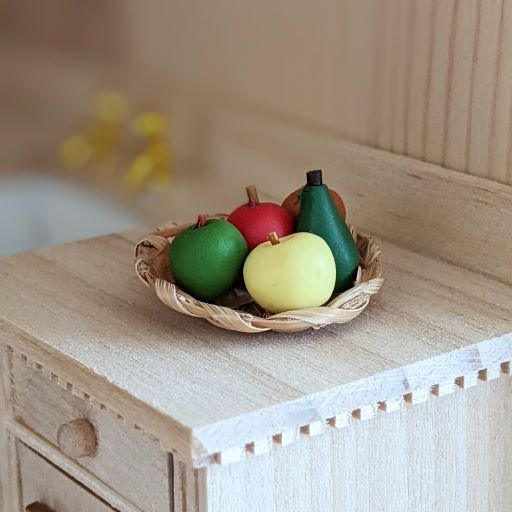 Fruit op rieten schaal