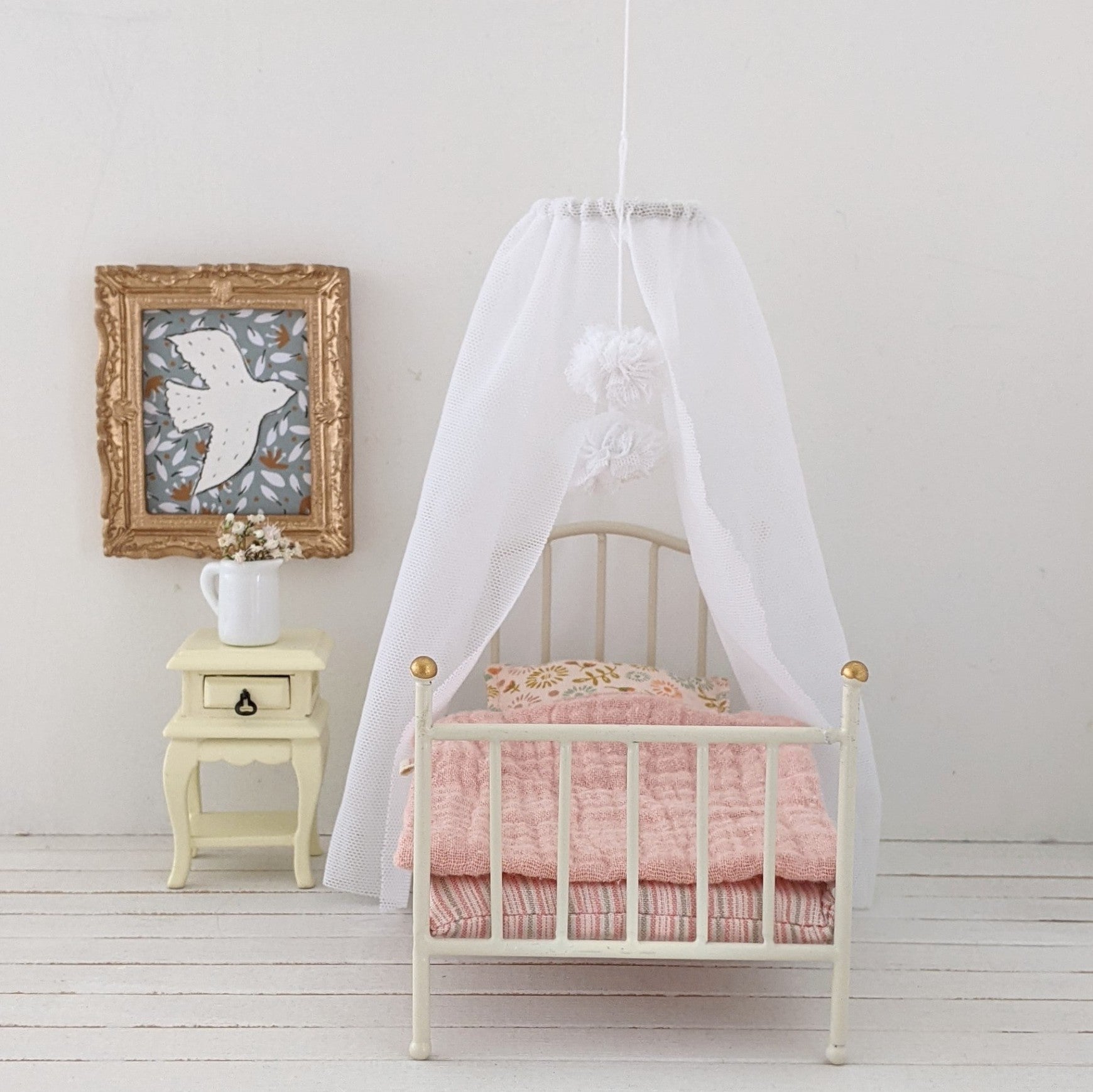 Hemeltje wit met pompom