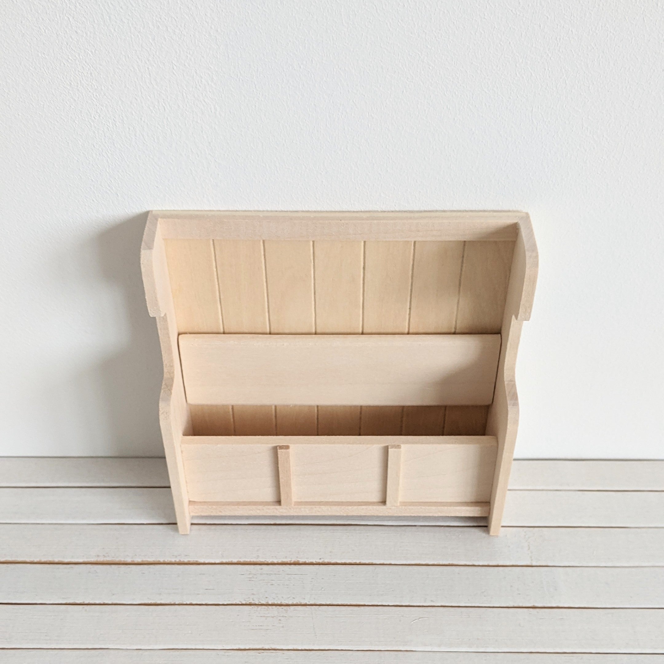 Bankje met klep van hout