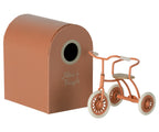 Maileg driewieler fiets voor muis in garagebox, koraal / abri a tricycle, mouse, coral