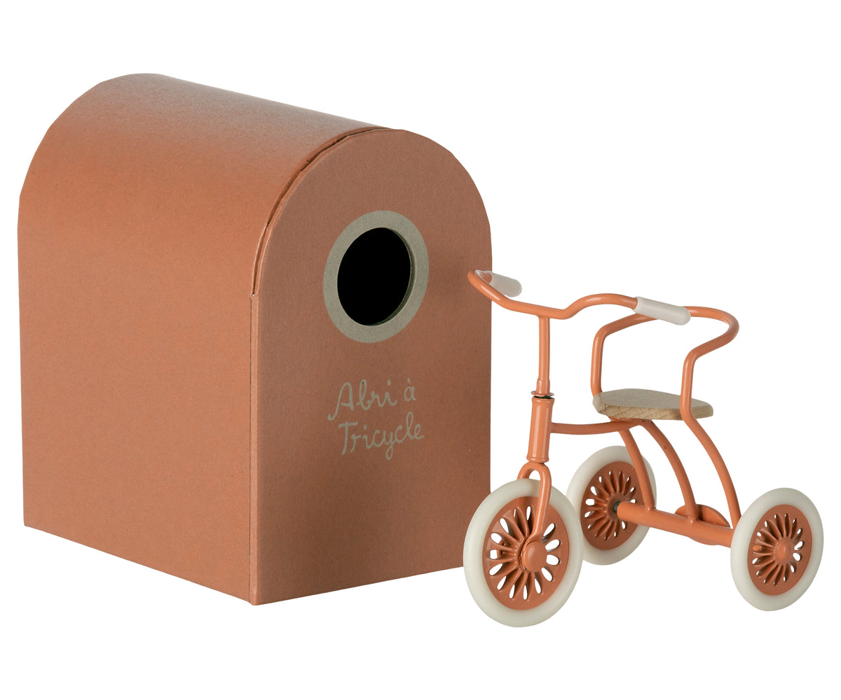 Maileg driewieler fiets voor muis in garagebox, koraal / abri a tricycle, mouse, coral