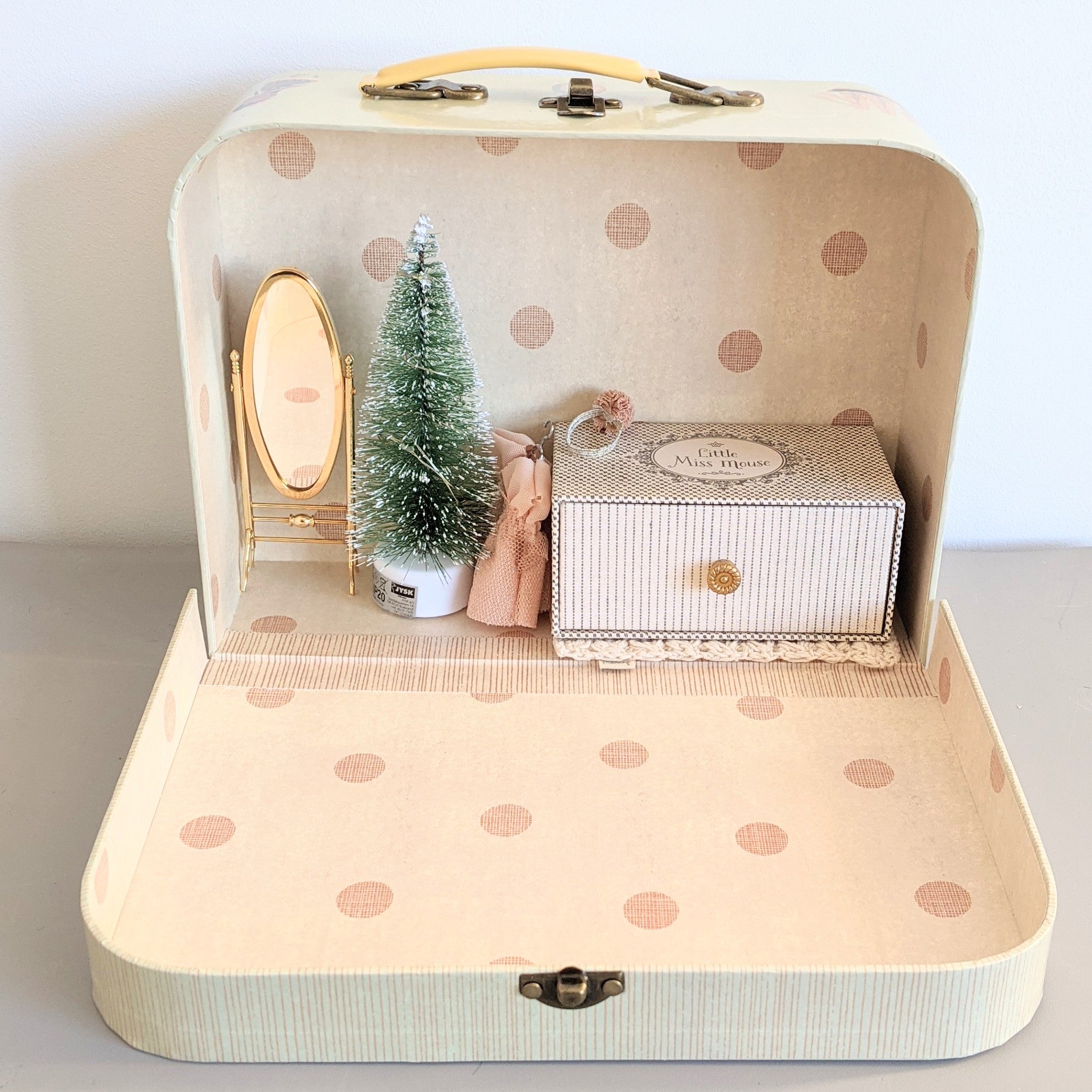 Maileg koffertje kerst met set ballerina in daybed voor Anne