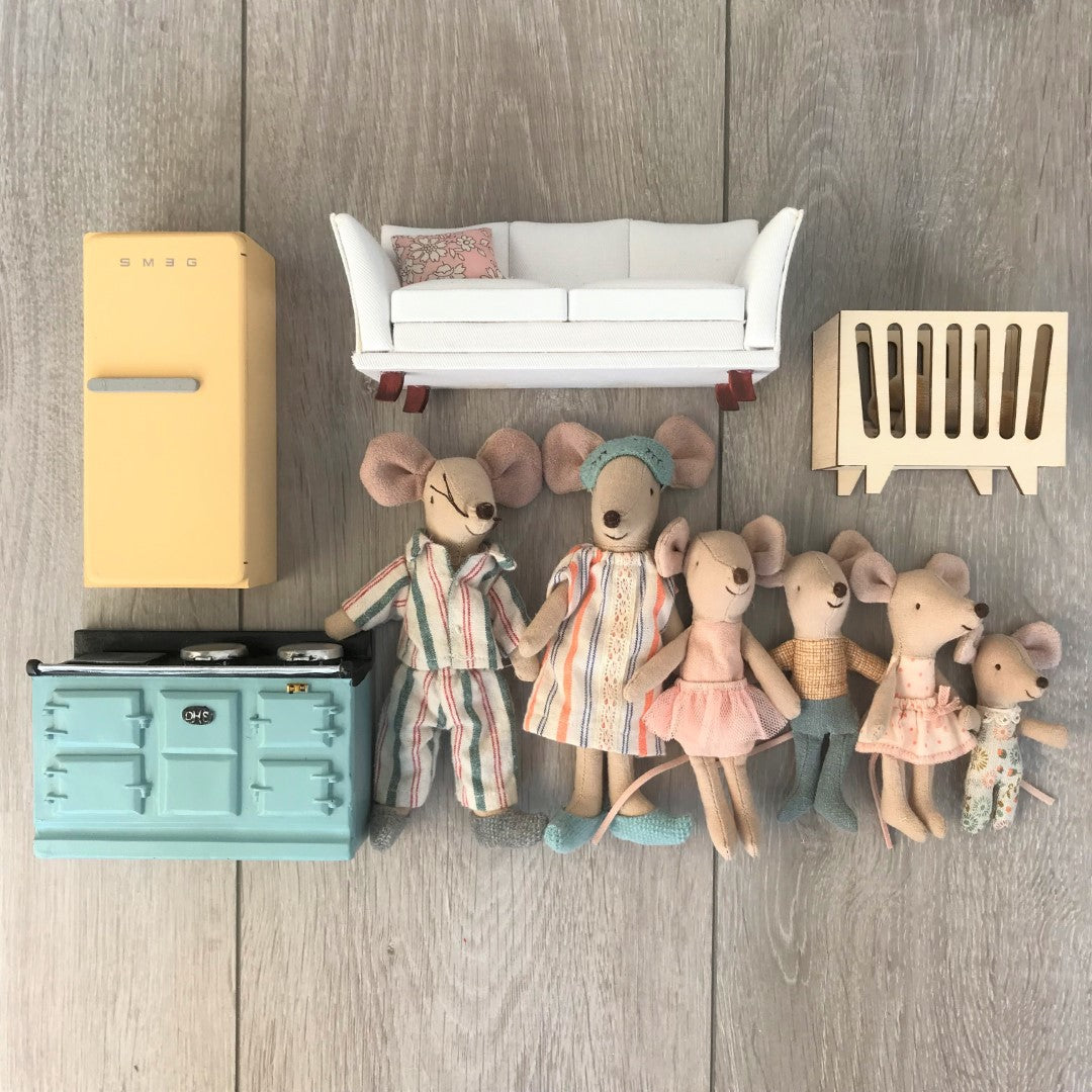 Maileg little mouse in suitcase, little sister mouse *laatste