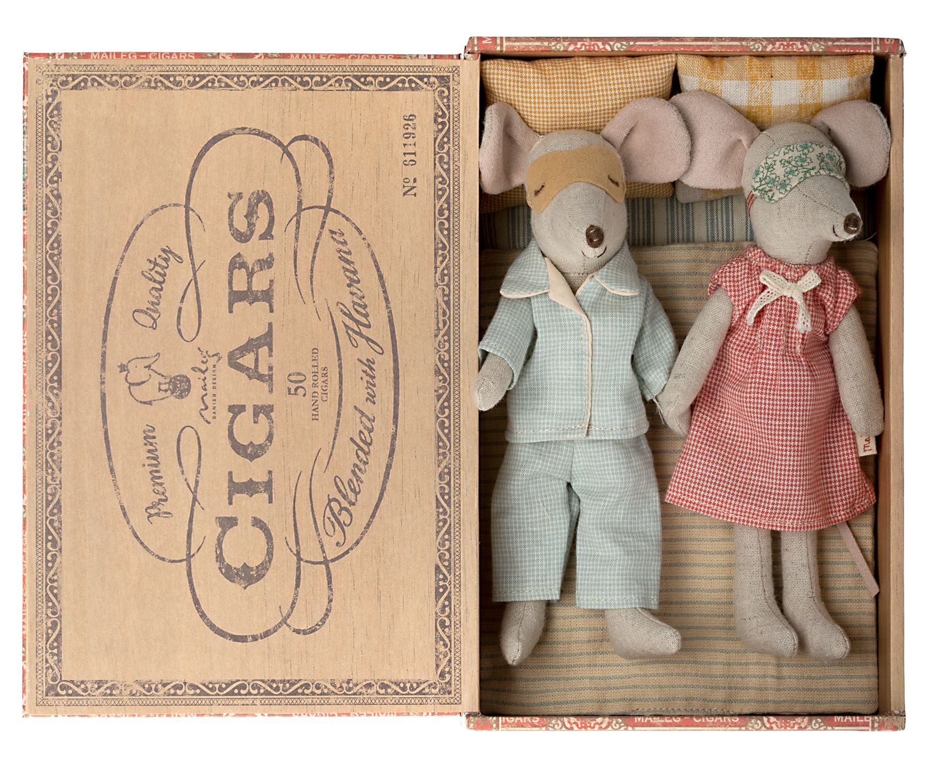 Maileg Mum and dad mice in cigarbox