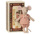 Maileg_grote_zus_muis_in_sigarendoosje