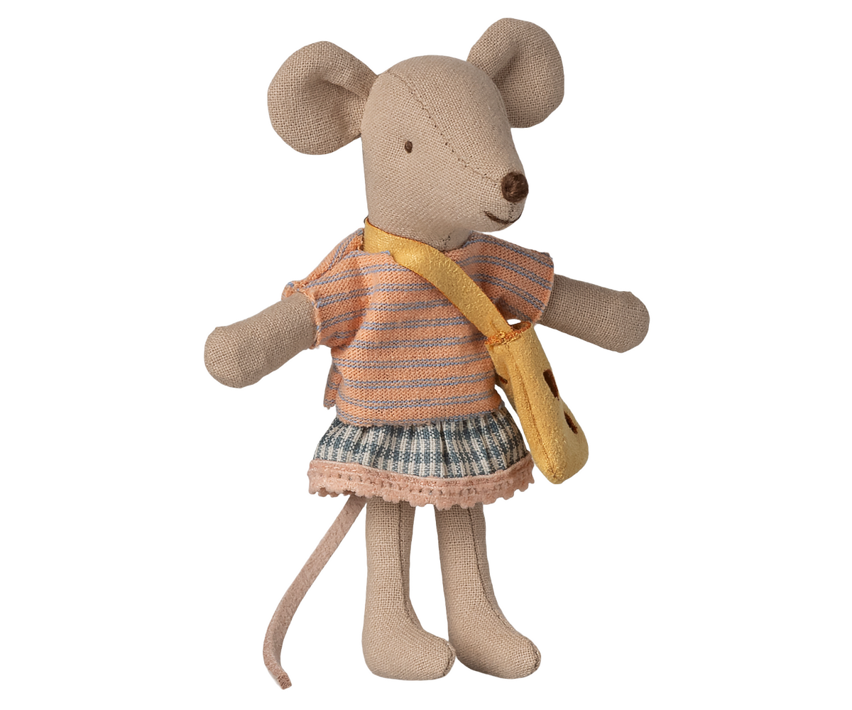 Maileg kleine zus muis met tas