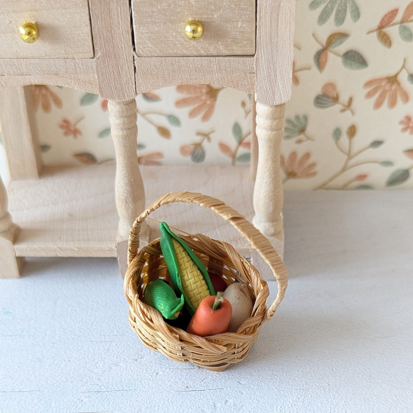 Miniatuur mand met groente – Skattich