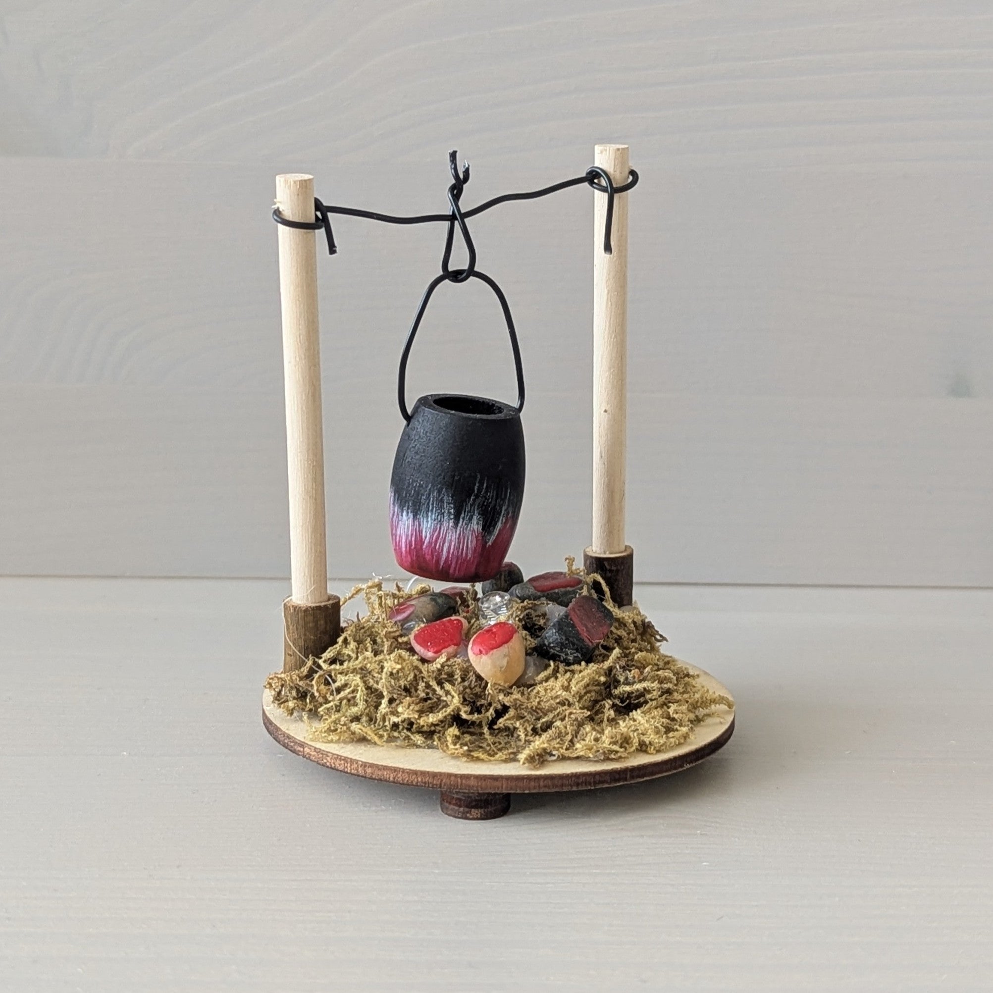 Miniatuur_kampvuur_met_pot