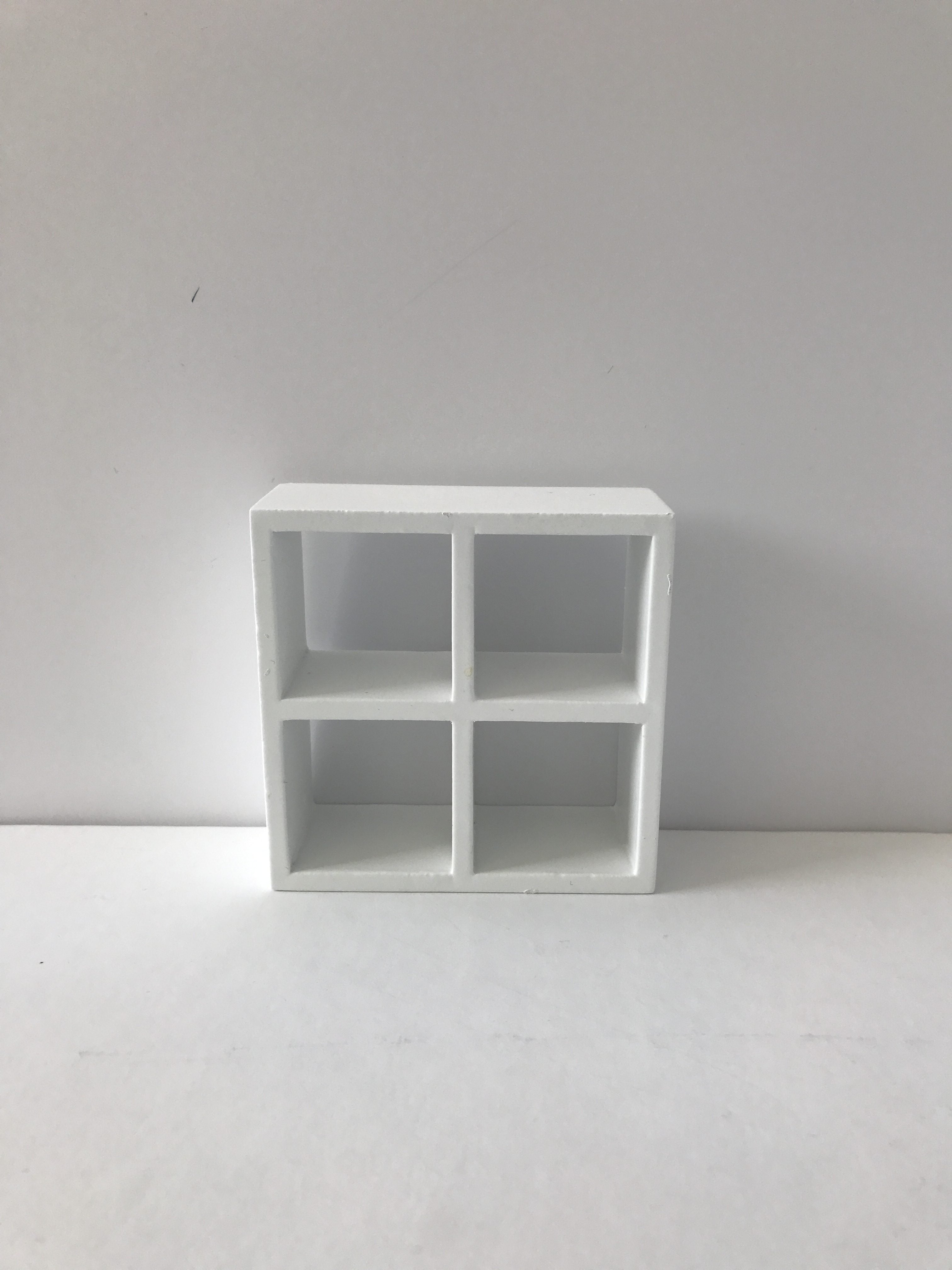 Modern strak vierkante kast met 4 vakken (afgekeurd)