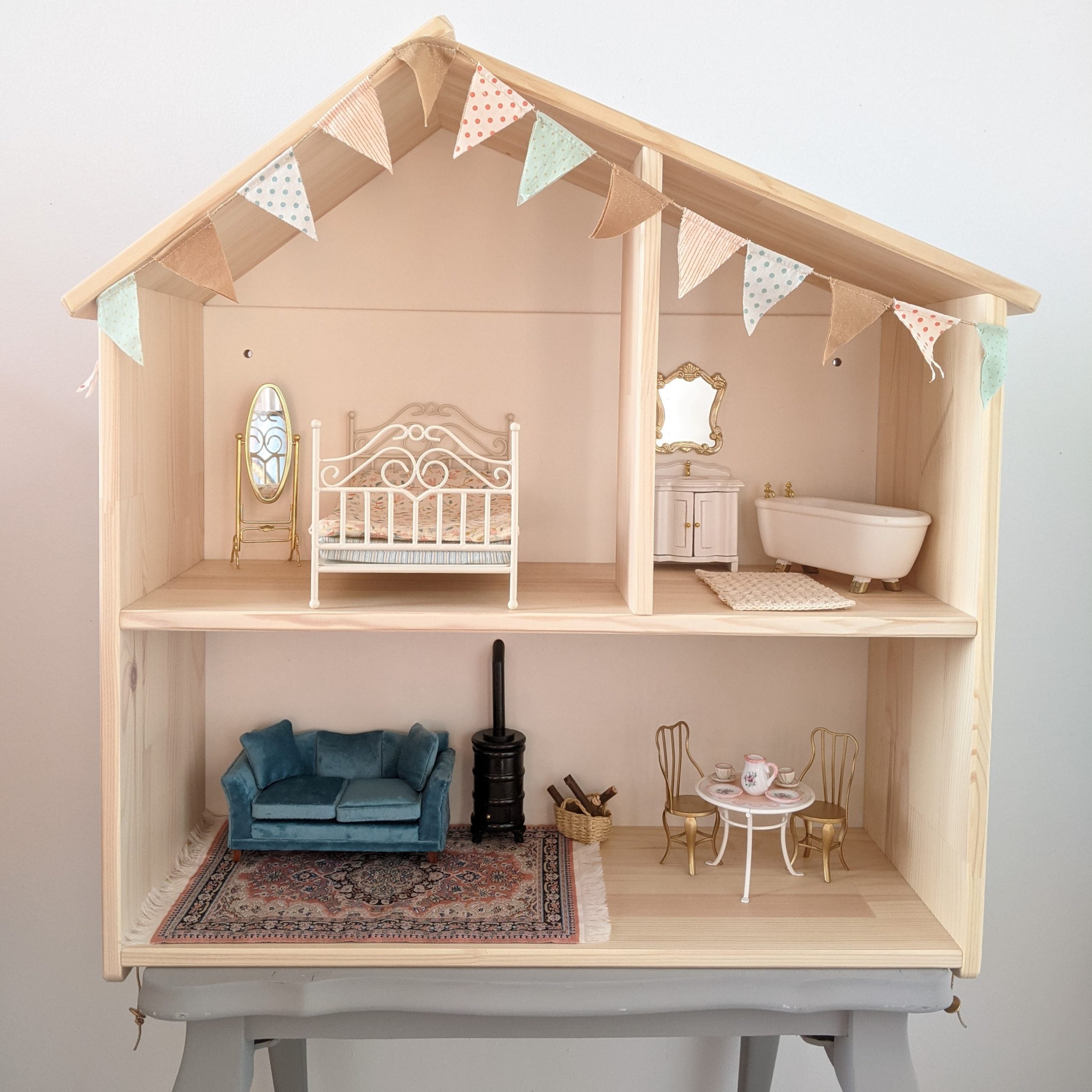 Modern ingericht poppenhuis compleet inclusief Maileg