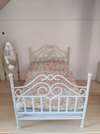 Modern ingericht poppenhuis compleet inclusief Maileg