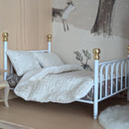 Handgemaakt beddengoed broderie voor tweepersoonsbed