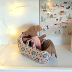 Limited edition: Set Maileg babymuis in doosje en draagwieg roze + cadeautasje