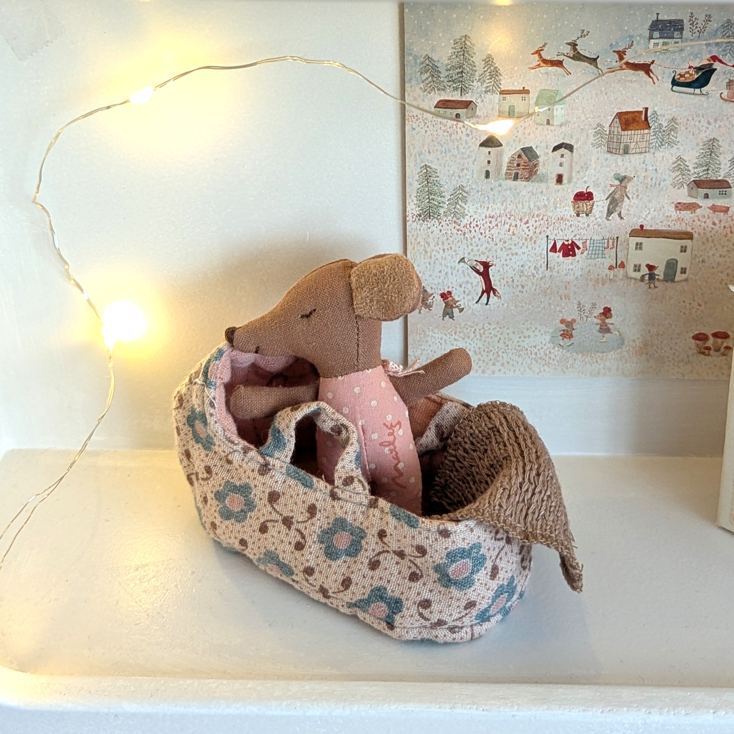 Limited edition: Set Maileg babymuis in doosje en draagwieg roze + cadeautasje