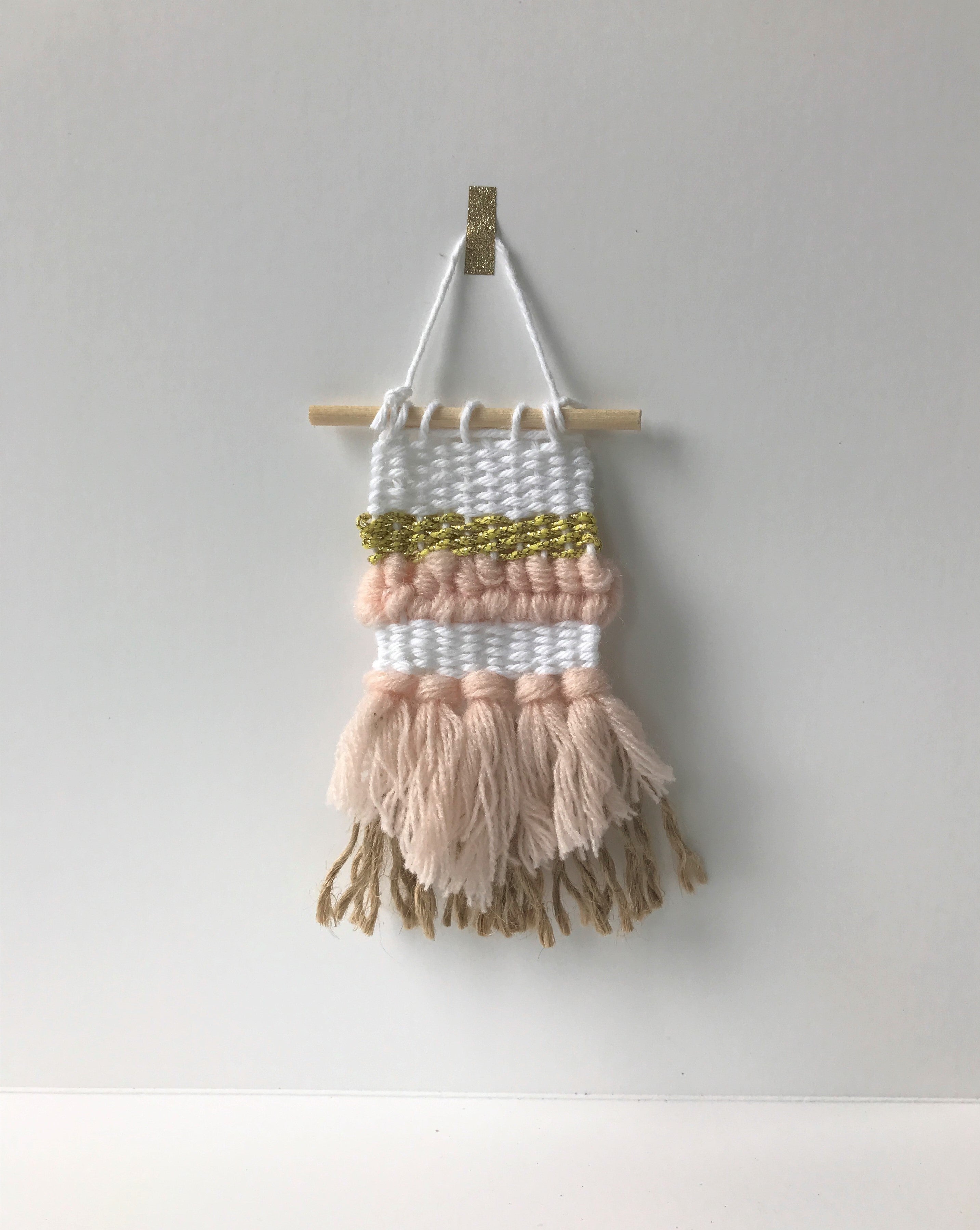 *Handgemaakt geweefd wandkleedje / muurhanger roze