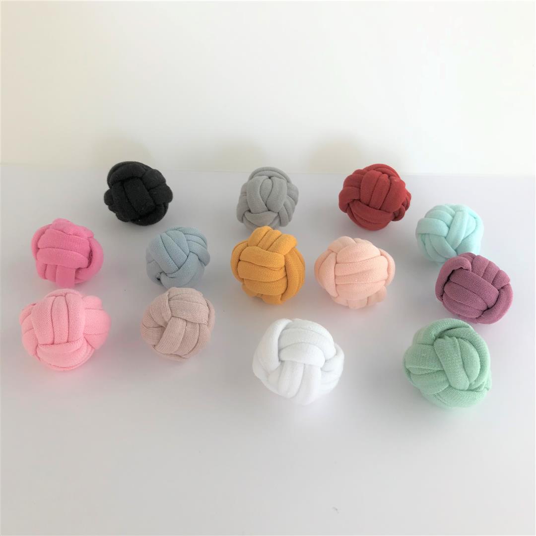 -Knoopkussen voor het poppenhuis handgemaakt