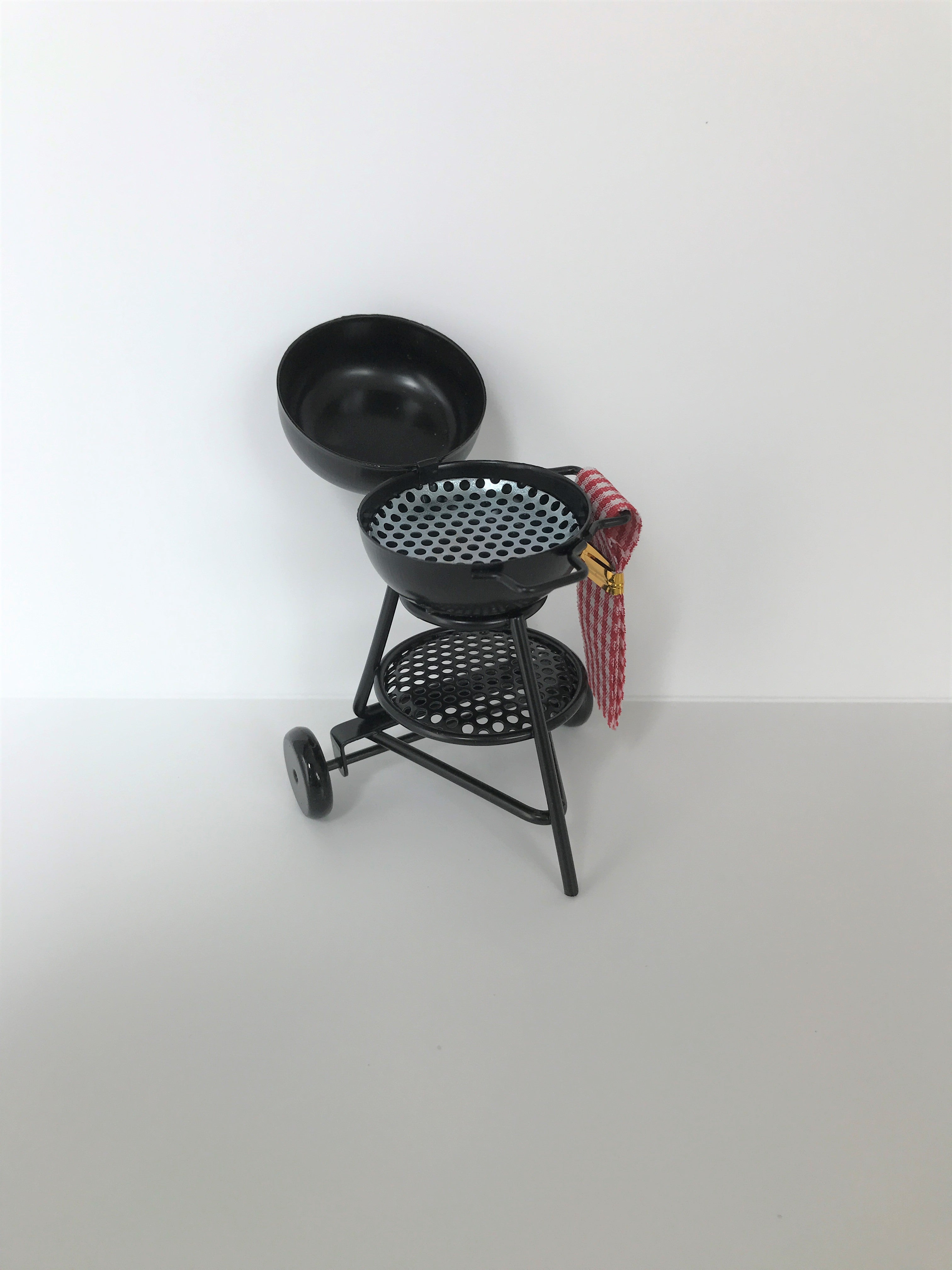 Barbecue voor het poppenhuis