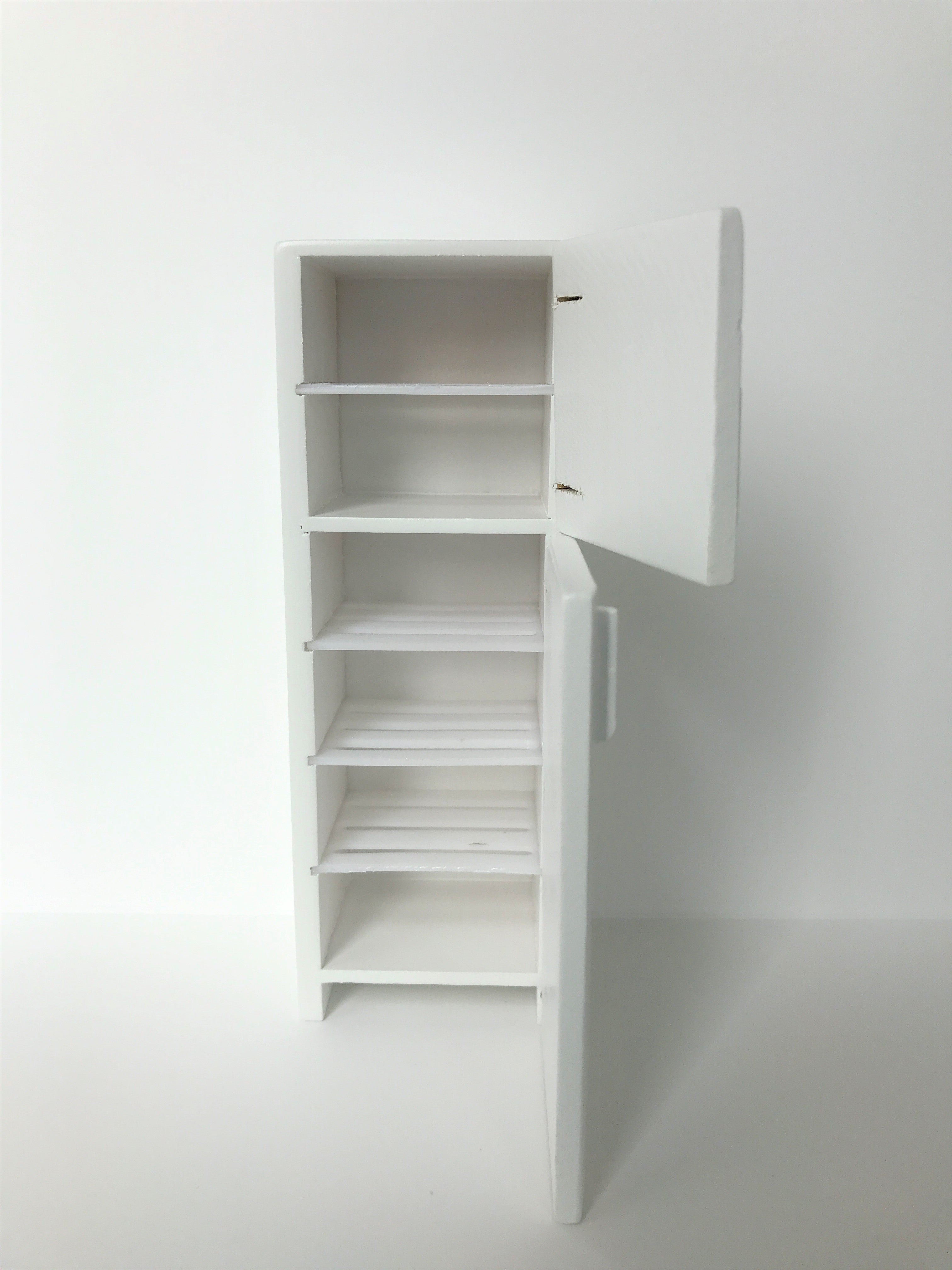 Koelkast voor het poppenhuis