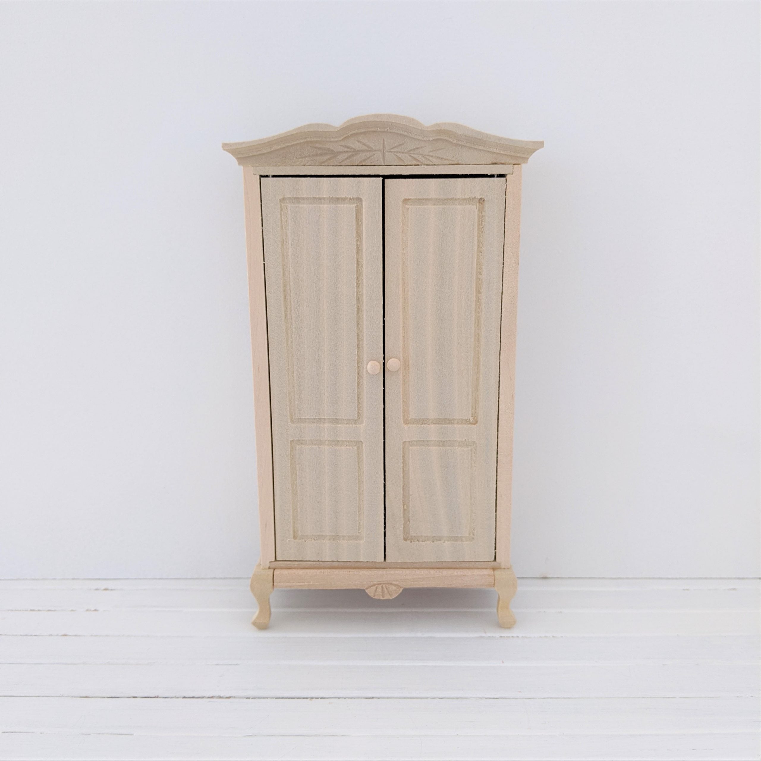 Kast op pootjes naturel *met schoonheidsfoutje