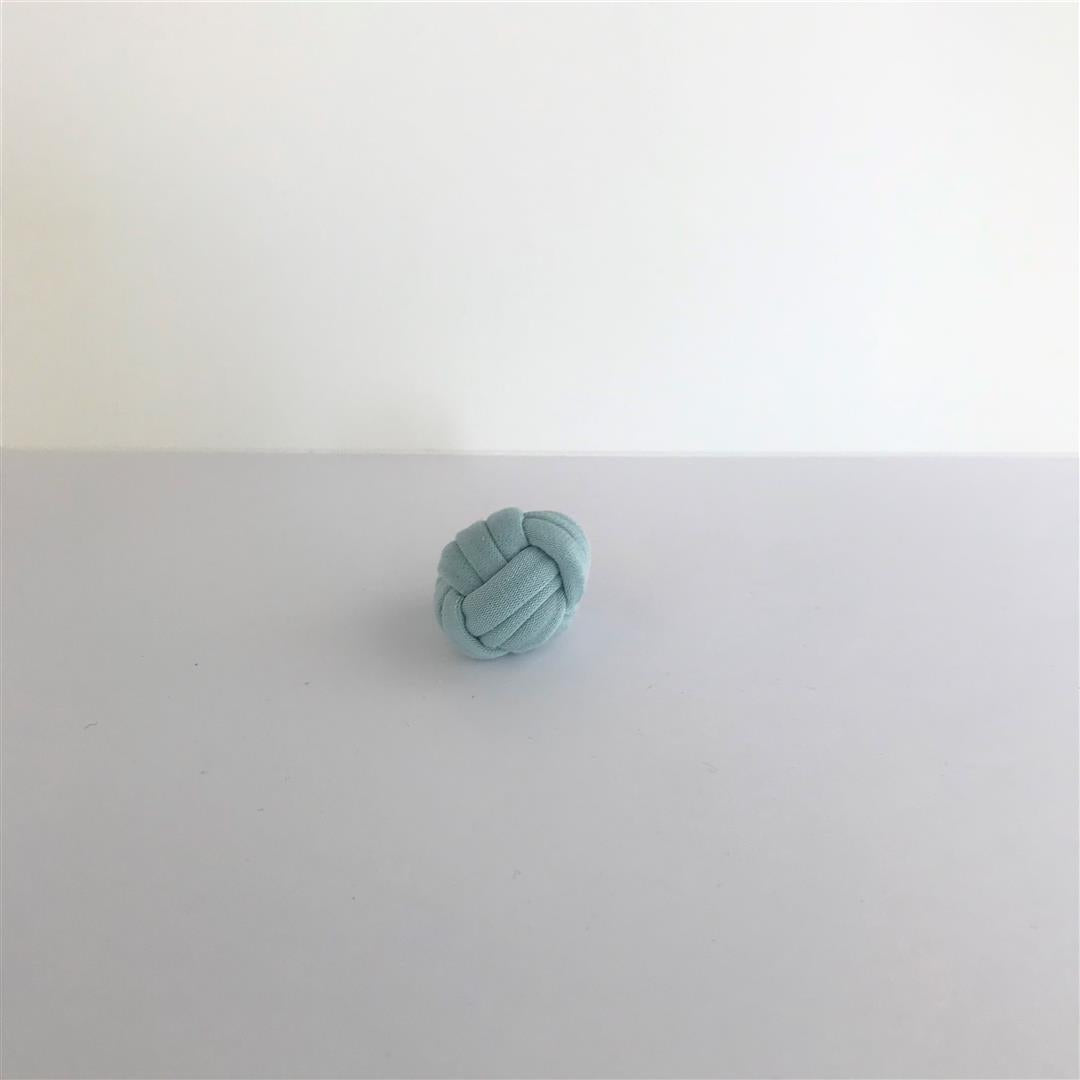 -Knoopkussen voor het poppenhuis handgemaakt