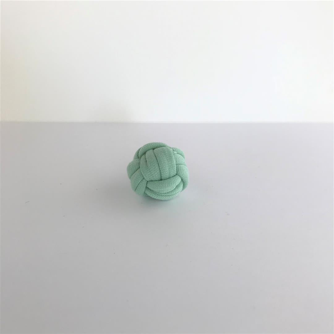 -Knoopkussen voor het poppenhuis handgemaakt