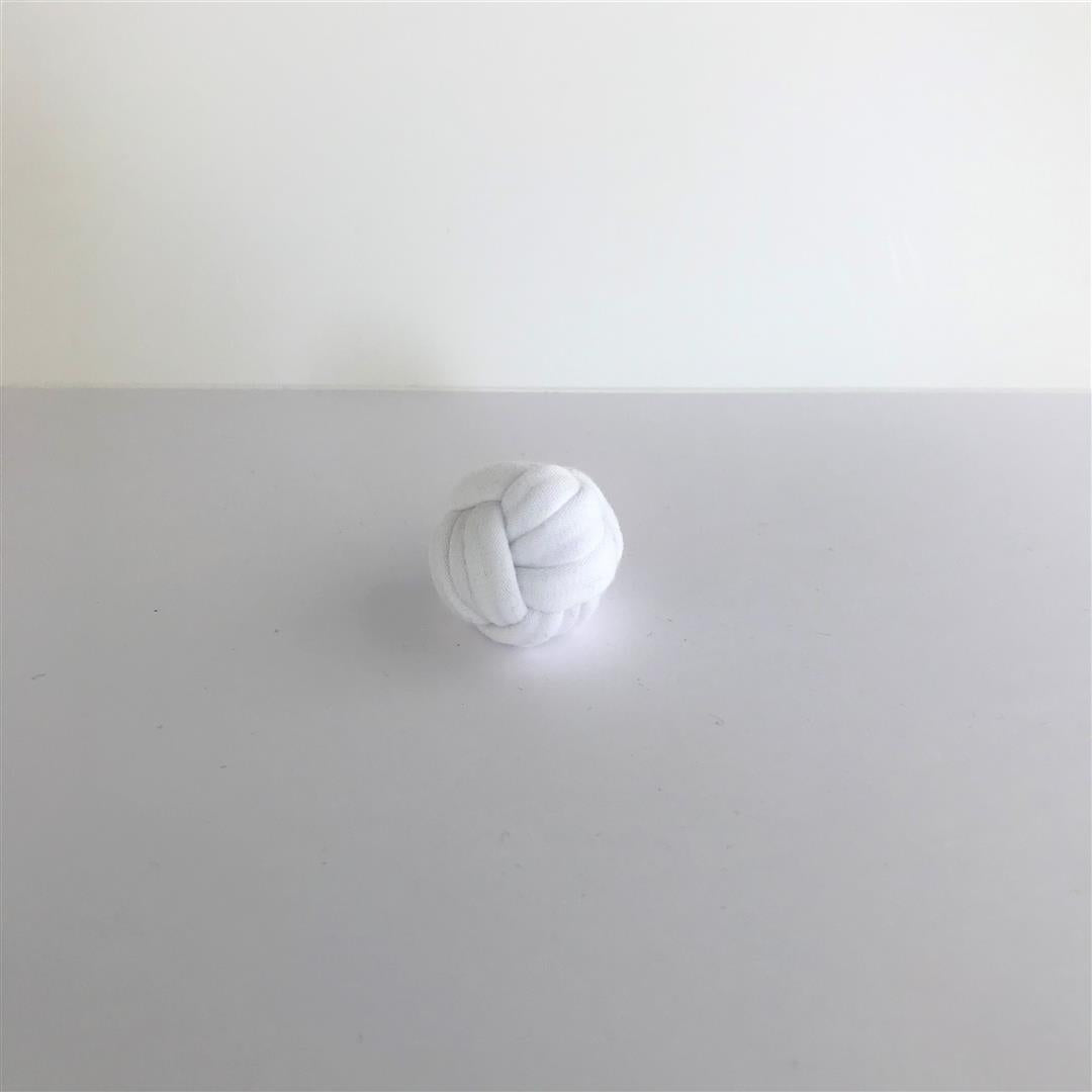 -Knoopkussen voor het poppenhuis handgemaakt