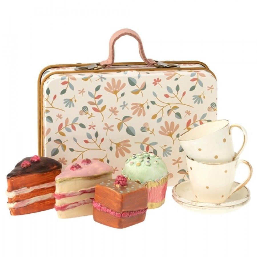 Maileg koffertje met taart en servies /Suitcase with cake and table ware