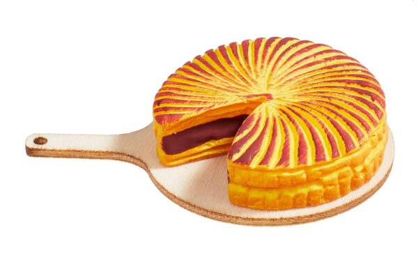 Miniatuur pompoentaart op broodplankje