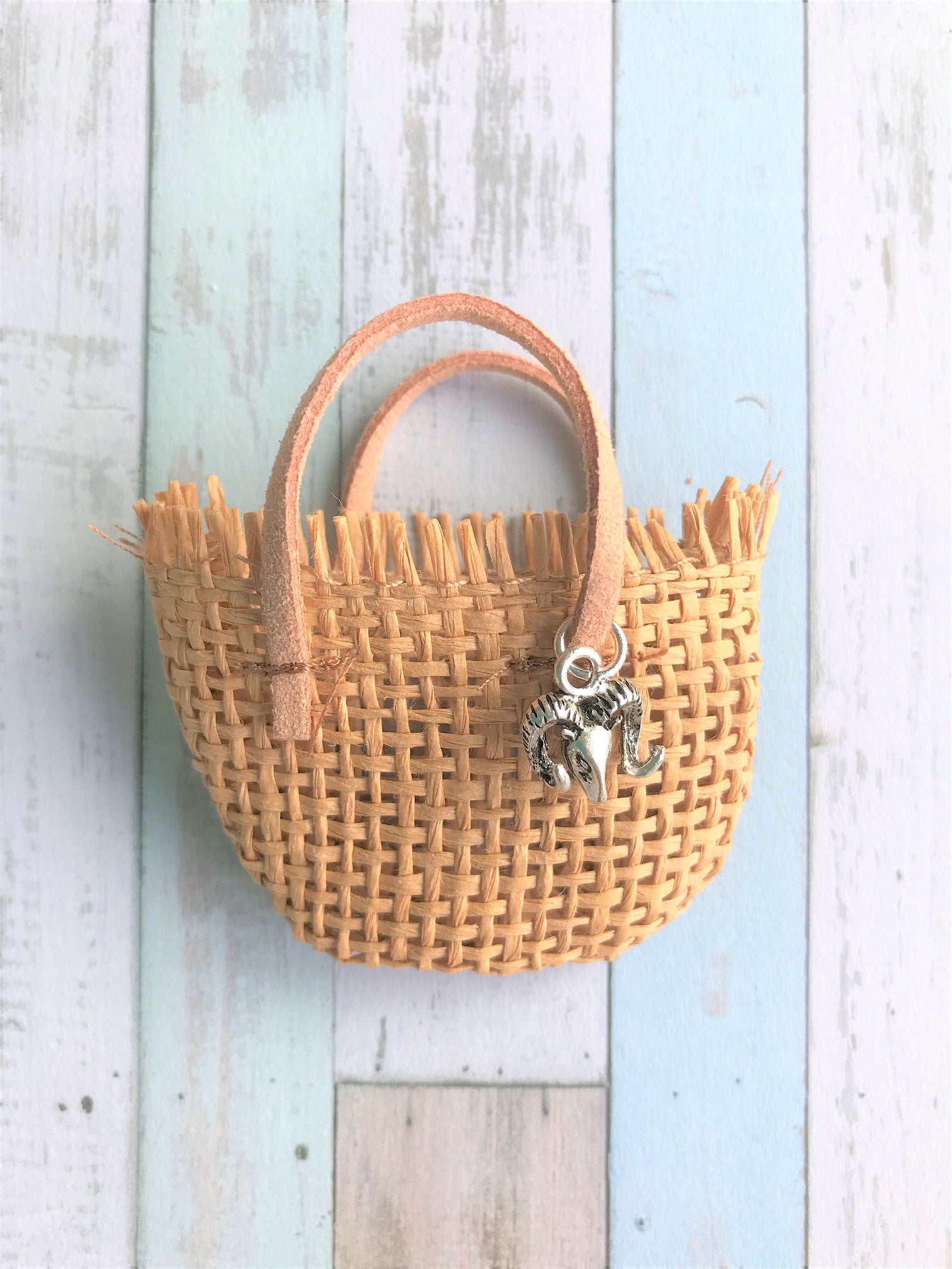 -Lieve collectie: strandtas met bedel steenbok