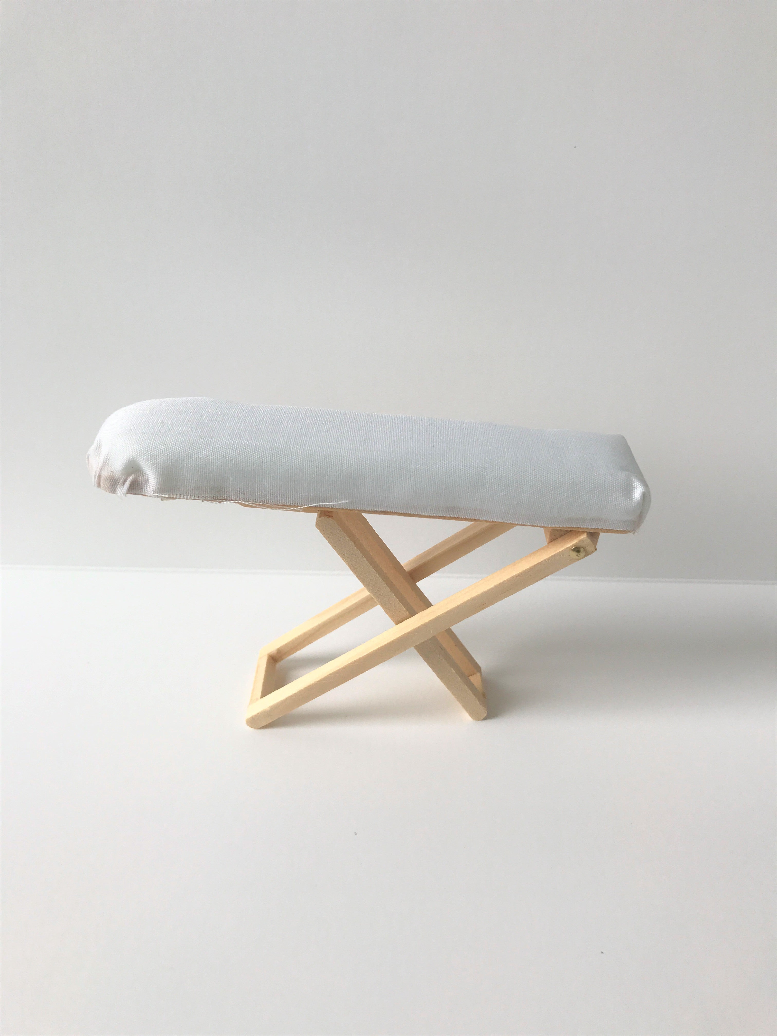 -Strijkplank voor het poppenhuis