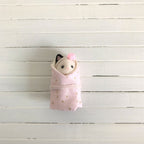 * Inbakerdoek met haarbandje voor Sylvanian baby roze met gouden stipjes handgemaakt