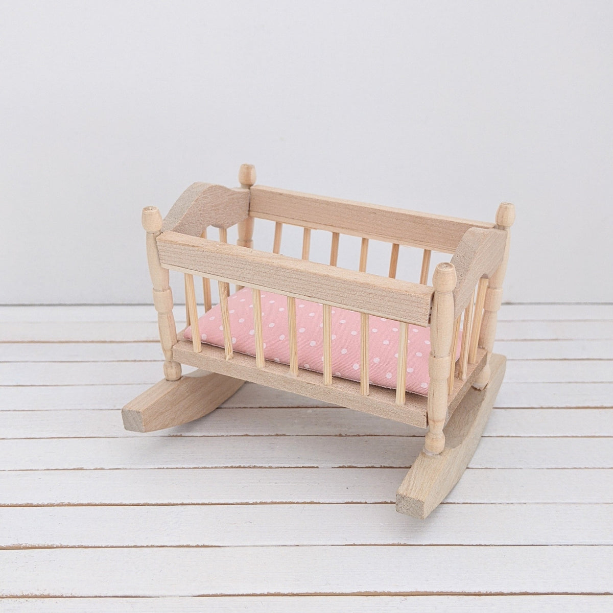 Wiegje met roze matrasje