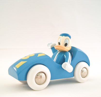 Donald Duck in race auto