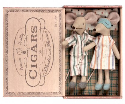 Maileg Mouse mum and dad in cigarbox