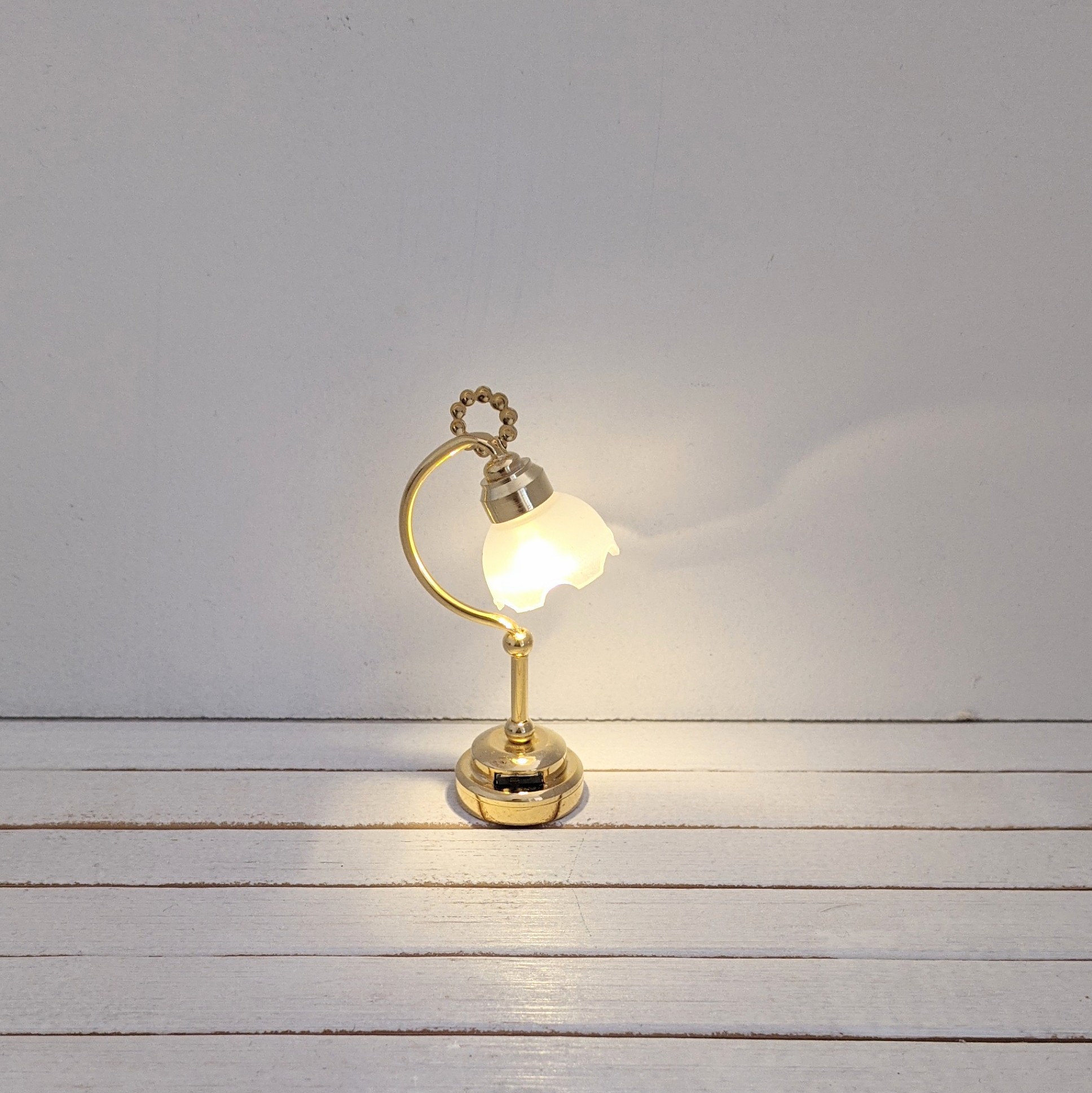 Recensent Verlaten Verwant Tafellamp (op batterij) – Skattich